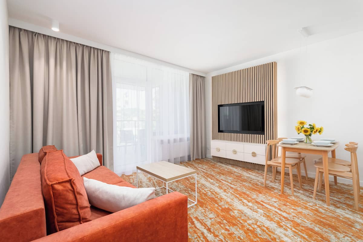 Apartment, 2 Bedrooms, Balcony, Sea Facing | 3 bedrooms, bed sheets