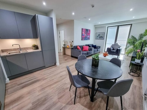 Free Parking Townhouse by City SuperHost