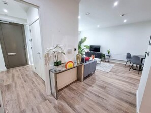 Televisión, oficina