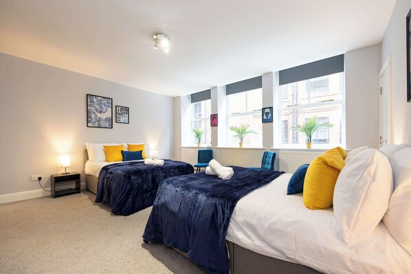 3 bedrooms, desk, iron/ironing board, travel crib