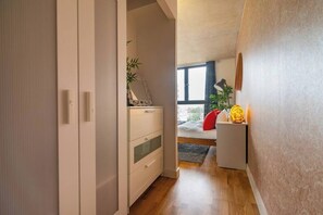 1 chambre, fer et planche à repasser, lit parapluie, Wi-Fi