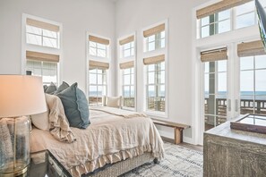 5 bedrooms, desk, iron/ironing board, free WiFi