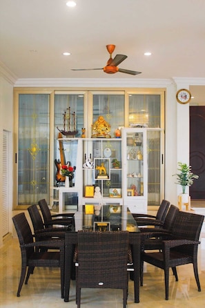 Premium Suite | Bathroom | Shower, hair dryer, towels - Narong Ek Residence View & Pool Villa (Patong)