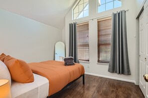 2 chambres, fer et planche Ă repasser, Wi-Fi gratuit, draps fournis
