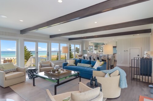 Island View - Beautiful Cottage on Lake Michigan