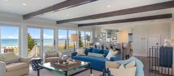 Island View - Beautiful Cottage on Lake Michigan