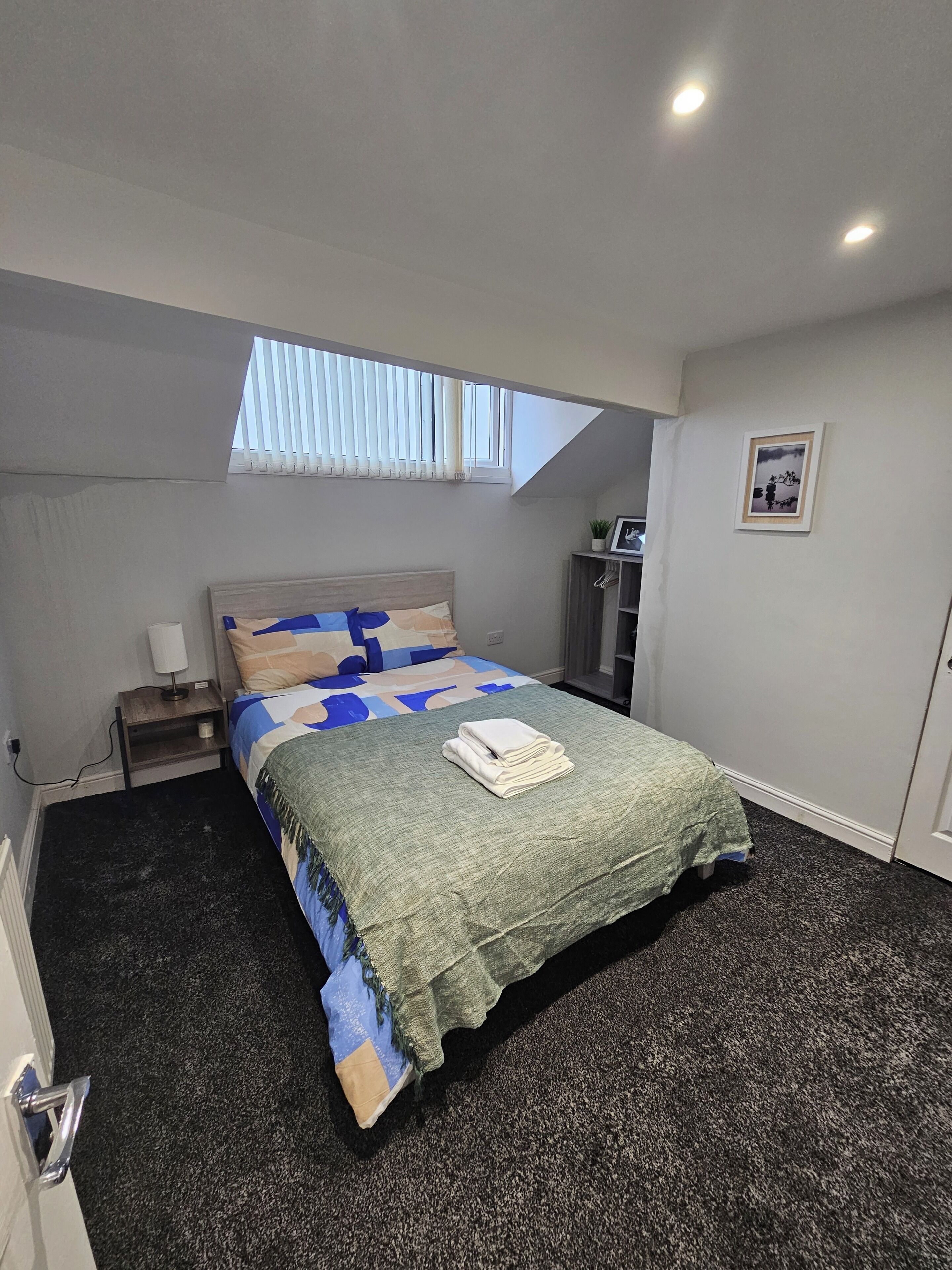 3 bedrooms, desk, iron/ironing board, travel crib