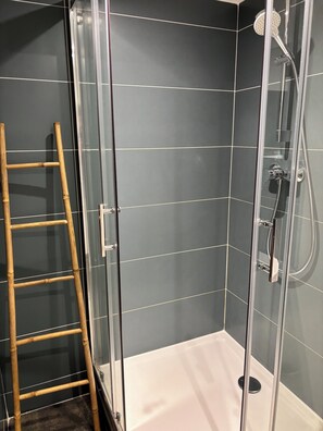 Hair dryer, towels - Appartement Plein Coeur Village (Étoile-sur-Rhône)