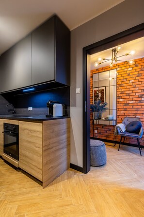 Classic Apartment | Private kitchenette | Fridge, stovetop, espresso maker, electric kettle - RentPlanet - Apartamenty Kilińskiego (Szklarska Poreba)