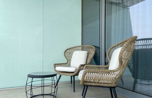 Deluxe Apartment | Balcony - WelHome - Urban Tranquil Retreat In The Heart of Yas Island  (Abu Dhabi)