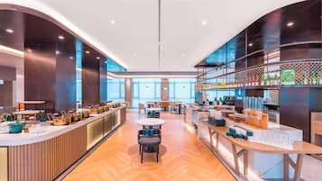 Buffet breakfast for a fee on weekdays