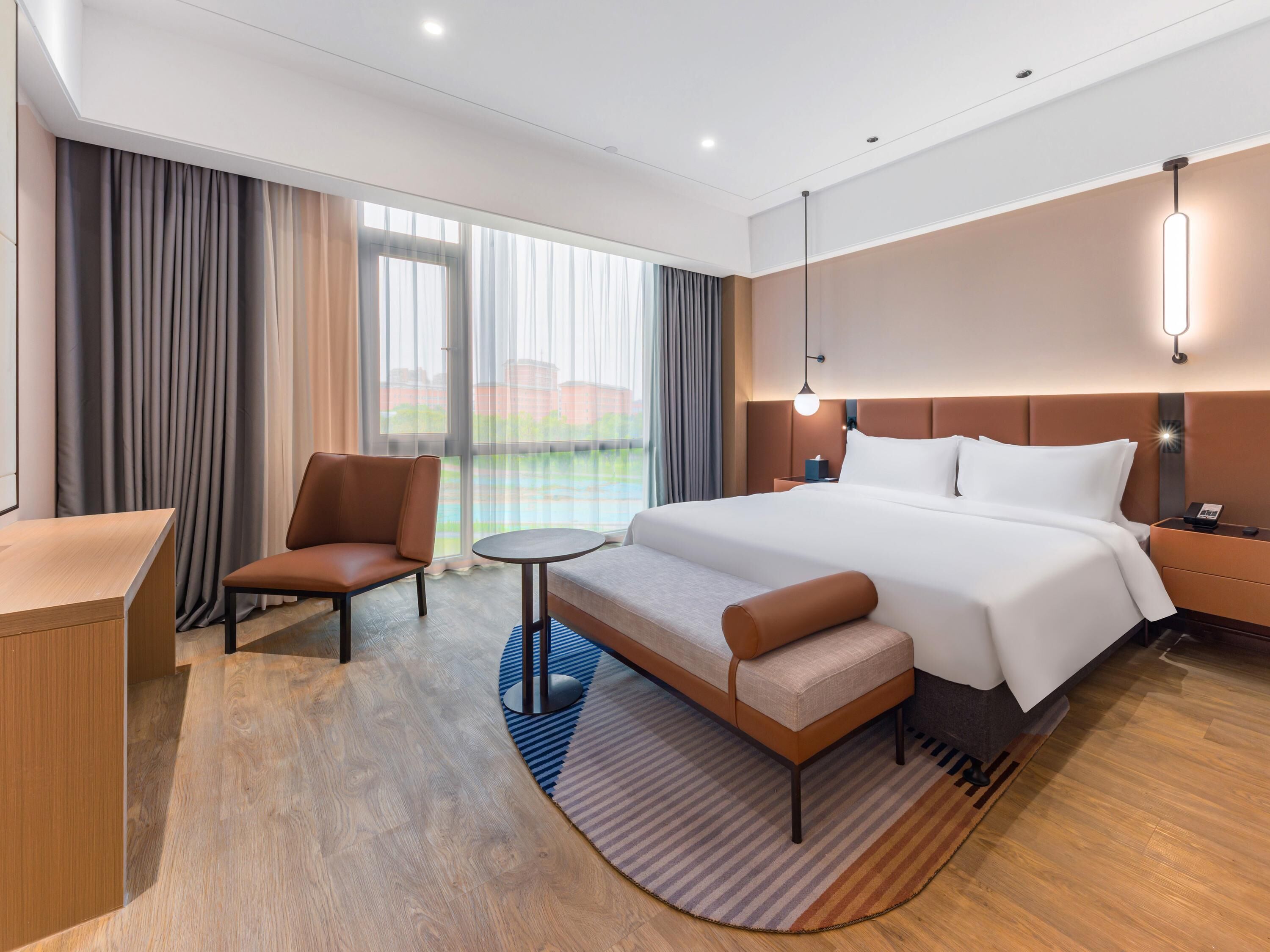 Deluxe Suite, 1 King Bed