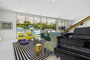 Interior - Cosmopolitan - Walk to Palm Canyon! (Palm Springs)