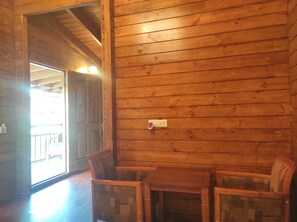 尊榮客房 | 1 間臥室、免費無線上網、床單