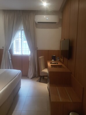 Executive Double Room | Free minibar items, in-room safe, free WiFi, wheelchair access - Cubana Suite (Abuja)