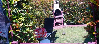 Charming 2-bed House in Albaro for Every Traveler