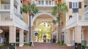 Exterior - Lake View ~ Bayside Gated Resort ~ 2 Golf Carts (Miramar Beach)