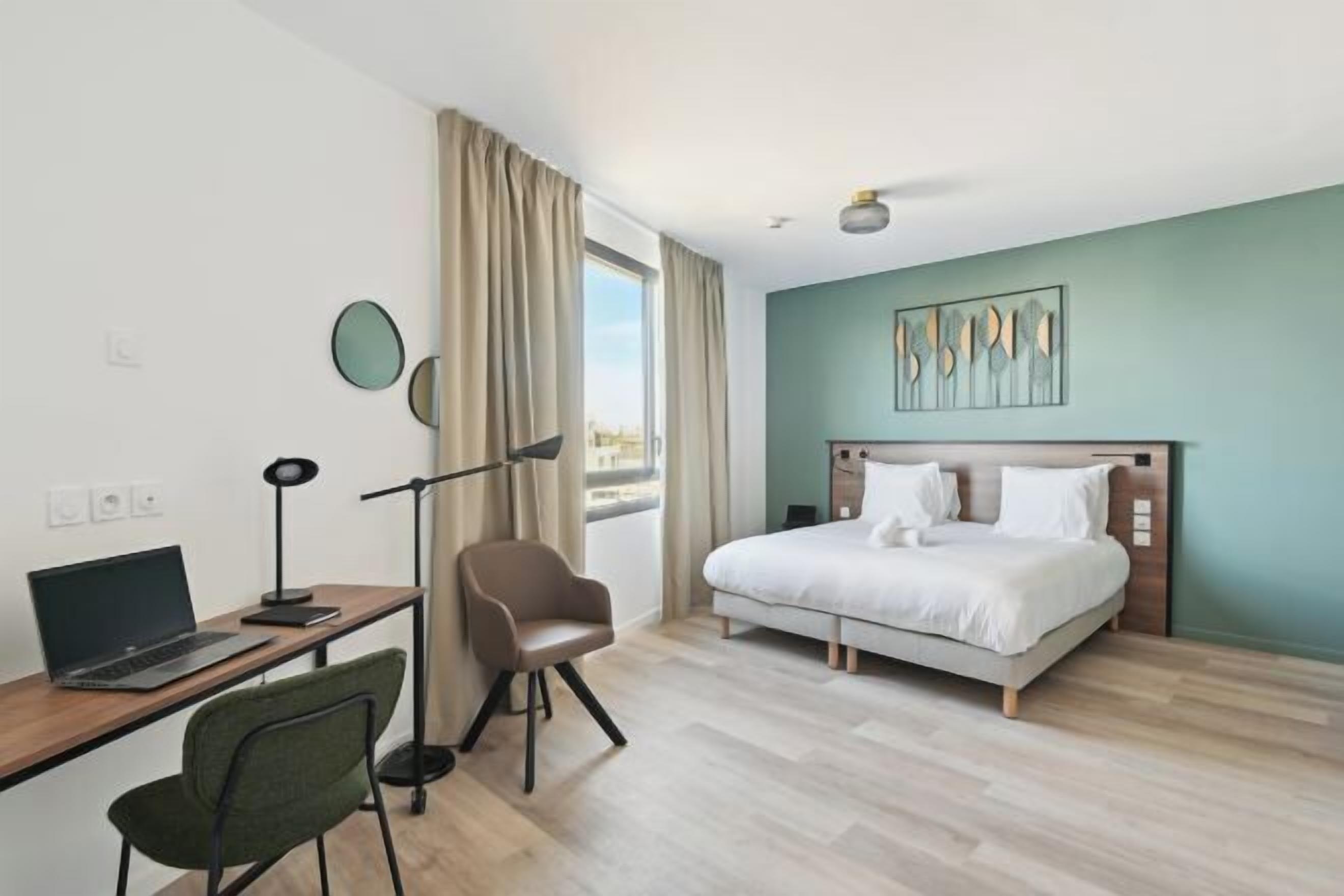 Hochwertige Bettwaren, Bügeleisen/Bügelbrett, kostenloses WLAN