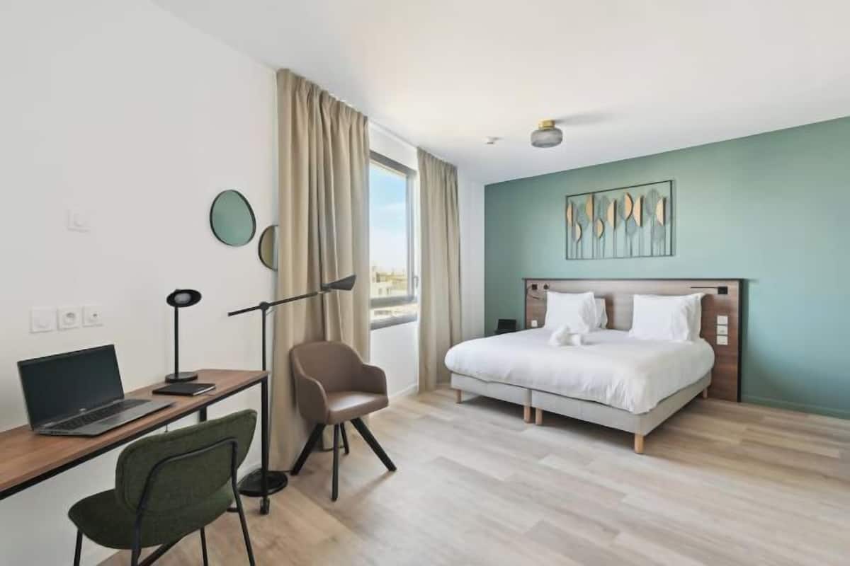 Hochwertige Bettwaren, Bügeleisen/Bügelbrett, kostenloses WLAN