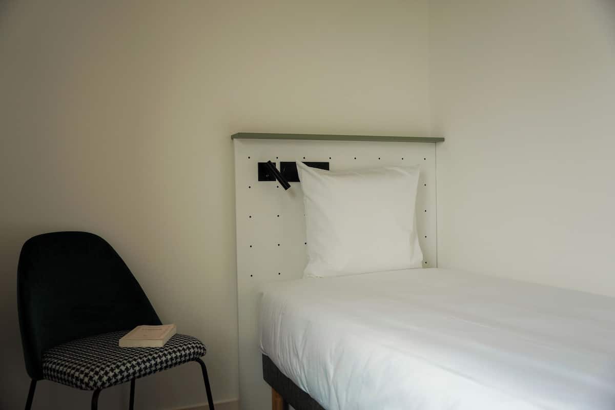 Standard room, 1 single bed | 1 bedroom, premium bedding, iron/ironing board, free WiFi