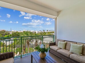 Balcony - Seating