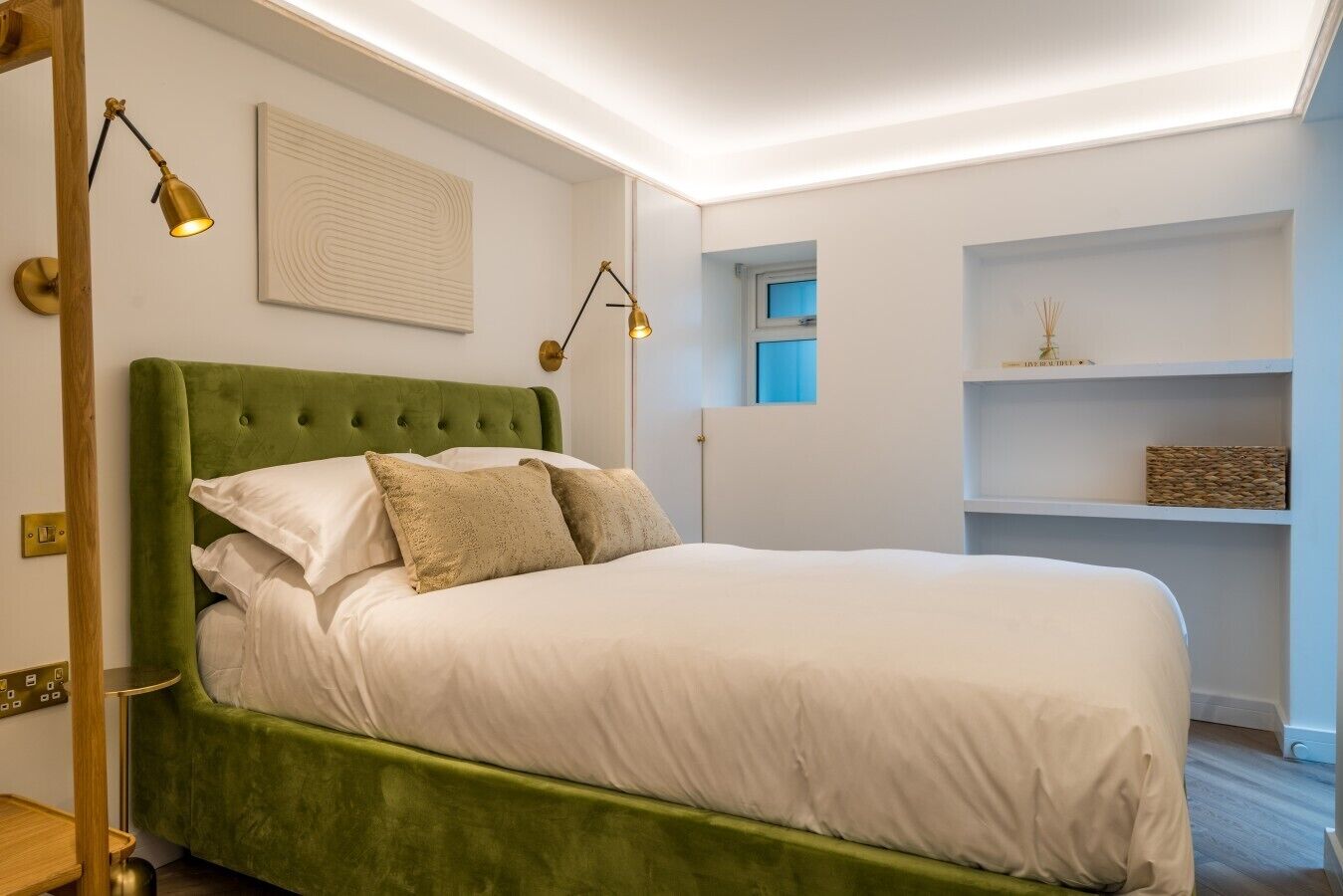1 bedroom, desk, iron/ironing board, WiFi