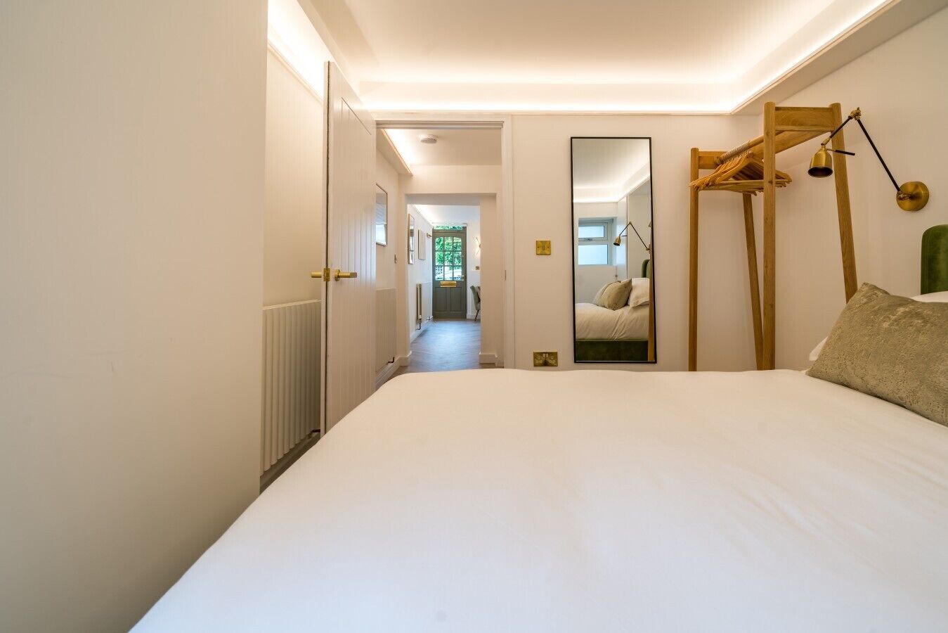 1 bedroom, desk, iron/ironing board, WiFi