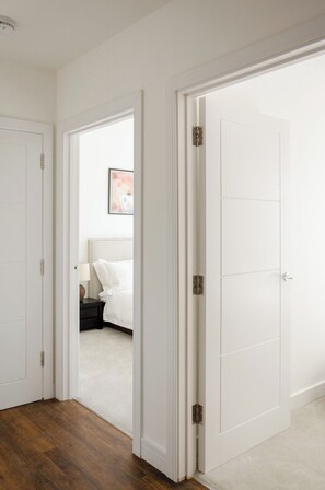 2 slaapkamers, een strijkplank/strijkijzer, wifi, beddengoed