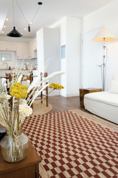 Relaxing Retreat with Terrace & Sea Views - Sleeps 4