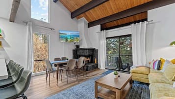 TV, fireplace, DVD player, table tennis