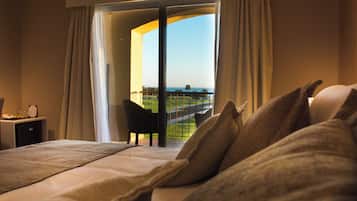 Superior Room | Premium bedding, down duvets, pillow-top beds, in-room safe
