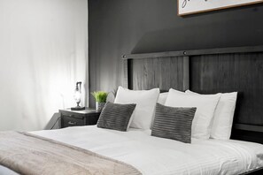 4 quartos, ferros/tábuas de passar roupa, Wi-Fi, roupa de cama