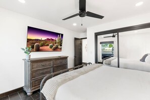 4 bedrooms, iron/ironing board, WiFi, bed sheets - North Phoenix Resort Pickleball Court Pool Hot Tub (Phoenix)