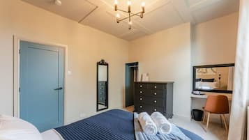 House, Multiple Beds | 3 bedrooms, iron/ironing board, free WiFi, bed sheets