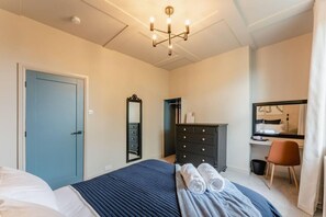 Casa, varias camas | 3 habitaciones, tabla de planchar con plancha y wifi gratis 