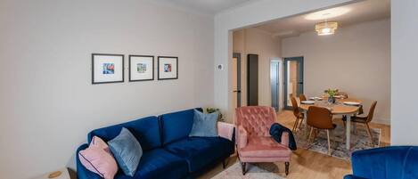 Nhà, nhiều giường | Khu phòng khách