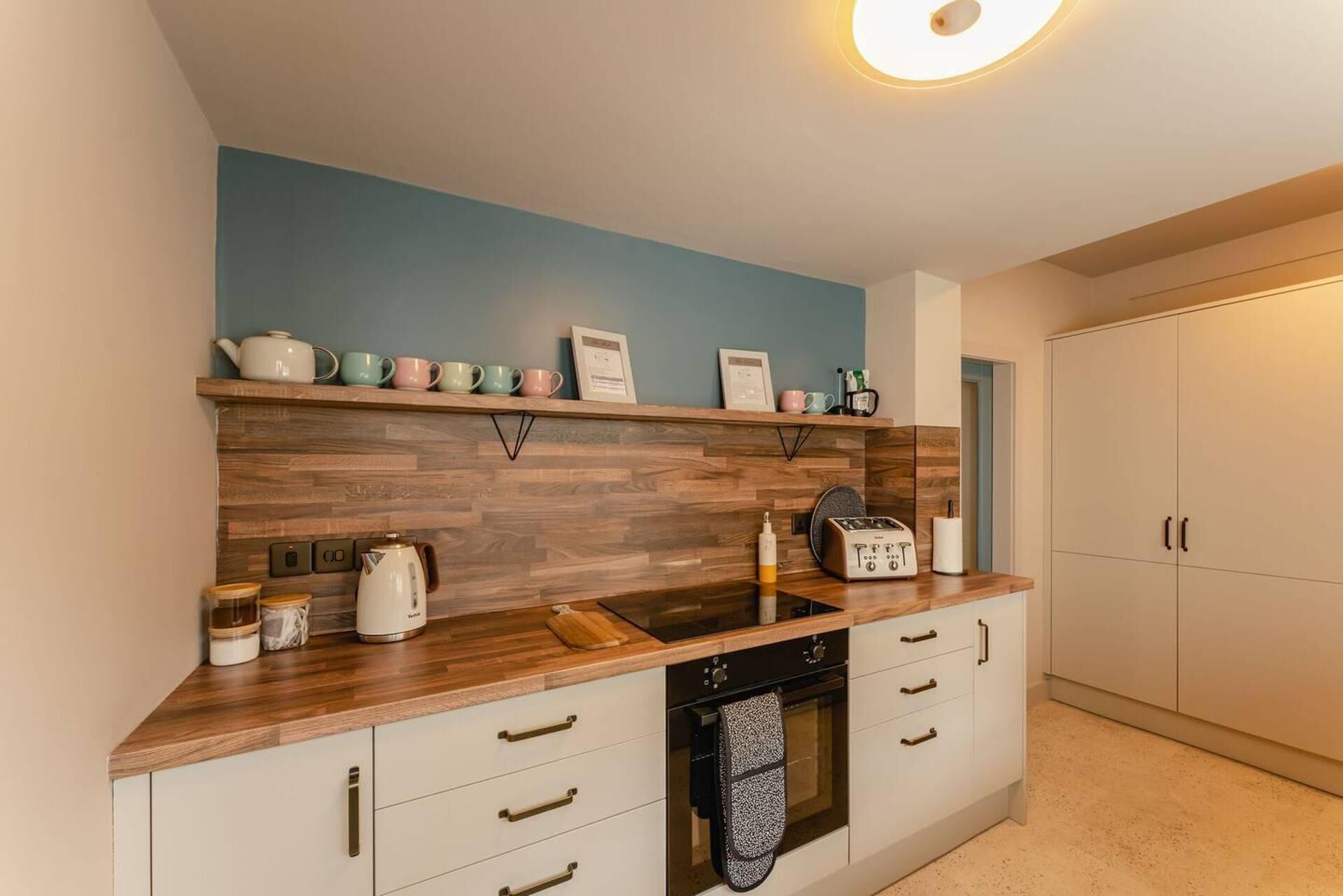 House, Multiple Beds | Private kitchen | Fridge, microwave, oven, stovetop