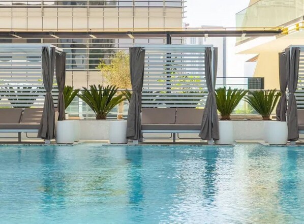 Pool - Pristine 1BR at Binghatti Creek Al Jadaf by Deluxe Holiday Homes (Dubai)