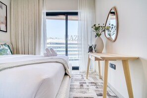 1 bedroom, in-room safe, iron/ironing board, free WiFi - Pristine 1BR at Binghatti Creek Al Jadaf by Deluxe Holiday Homes (Dubai)