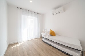 3 soverom, strykejern/-brett, wi-fi (inkludert) og sengetøy