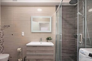 Family Apartment, Multiple Bedrooms, Sea Facing (Seafront Apartment Nana 2) | Bathroom