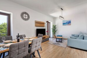 Căn hộ dành cho gia đình, nhiều phòng ngủ, đối diện biển (Seafront Apartment Nana 1) | Nội thất