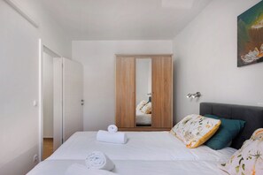 2 bedrooms, bed sheets - Seafront Apartment Nana 2 (Punat)