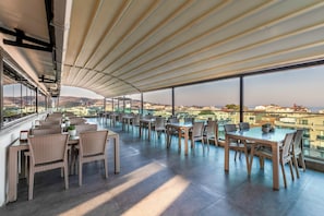 Free daily buffet breakfast - Özkaptan Aqua Otel (Marmara)
