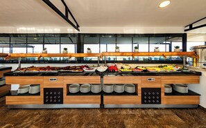 Free daily buffet breakfast - Özkaptan Aqua Otel (Marmara)