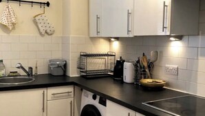 Apartment, 1 Queen Bed with Sofa bed | Private kitchen - Modest 1-bed Apartment in Bristol (Bristol)