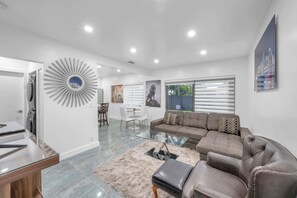 TV - Cozy Renovated 2BR w/Pool in Biscayne Park! (Biscayne Park)