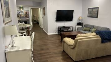 Smart TV, reproductor de DVD y libros