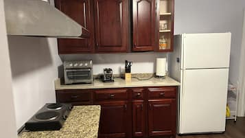 Réfrigérateur, micro-ondes, lave-vaisselle, cafetiÚre/bouilloire