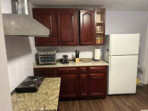 Kühlschrank, Mikrowelle, Geschirrspüler